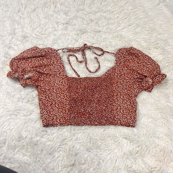 SHEIN Womens Red Floral Smocked Cut Out Tie Front Crop Top Bohemian NWOT Large - Picture 3 of 12